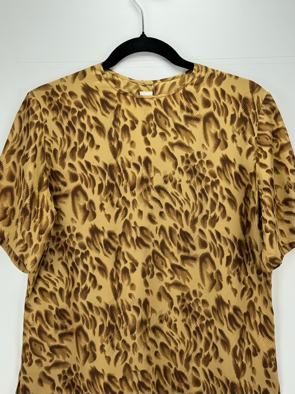 Women’s Leopard Print Short Sleeve 100% Silk Blouse - Tan - Picture 4 of 16